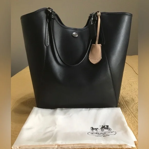 Coach Carry-All Tote Bag - Picture 1 of 6